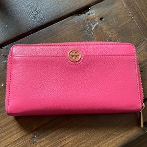 Tory Burch Bright Pink Slim Zip Leather Wallet